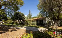Comprar Venta Casa 6 Ambientes El Pueblito Centro