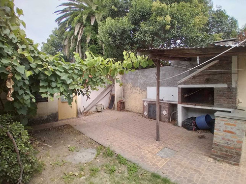 Venta Casa Y Apartamento 4 Dorms. Coch. Fondo Las Acacias