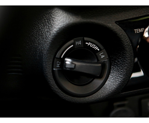 Toyota Hilux 2.8 D-4D TURBO DIESEL CD SRX PLUS 4X4 AUTOMÁTICO