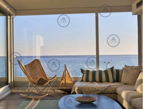 Penthouse De 4 Dormitorios Y Parrillero Frente Al Mar En Alquiler, Playa Mansa - Punta Del Este