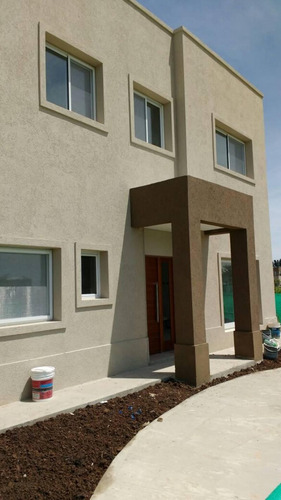 Imagen 1 de 20 de Casa En Venta En Pilar Del Este, Pilar, G.b.a. Zona Norte