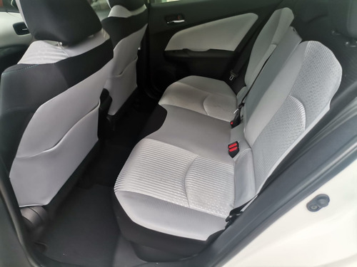 Imagen 6 de 10 de Toyota Prius 2018 1.8 Base Hibrido At