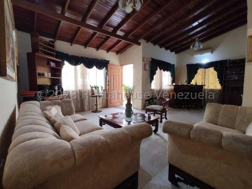 Imagen 7 de 27 de Amplia Casa En Venta Urb. Piedra Pintada La Victoria 23-18371 Ejc 04243439046