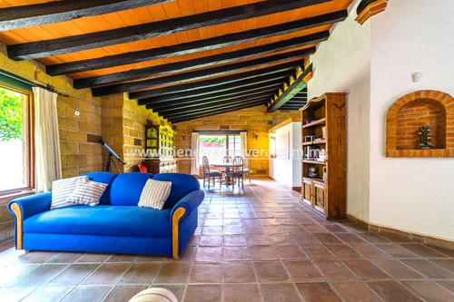 Imagen 2 de 14 de Casa En Venta En Colinas Del Bosque, Querétaro. Antonieta