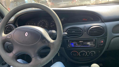 Imagen 9 de 13 de Renault Megane 1997 2.0 Rxe