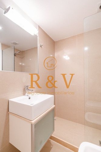 Imagen 25 de 28 de Apartamento De Tres Dormitorios En Suite En Alquiler Con Vista El Mar En Primera Lãnea Playa Brava
