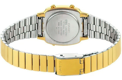 Imagen 7 de 8 de Reloj de pulsera Casio Youth LA670 de cuerpo color dorado, digital, para mujer, fondo negro, con correa de acero inoxidable color dorado, dial negro, minutero/segundero negro, bisel color dorado y hebilla de gancho