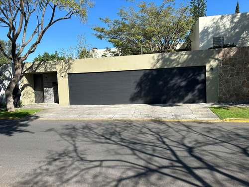 Casa En Venta En Lomas Del Valle En Zapopan, Jalisco