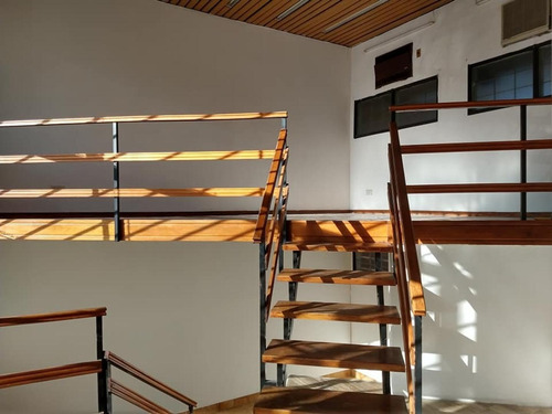 Imagen 14 de 30 de Venta Local Comercial + Departamento Con Patio 530 E/6 Y 7