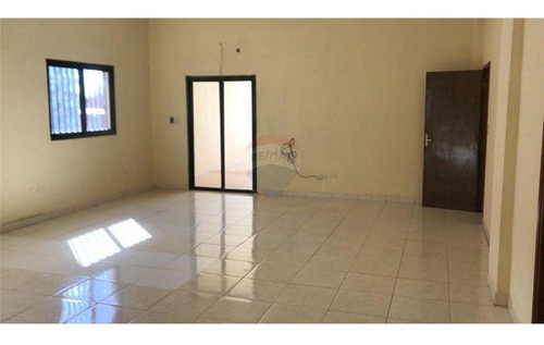 Vendo Edificio En El Circuito Comercial De Encarnación.