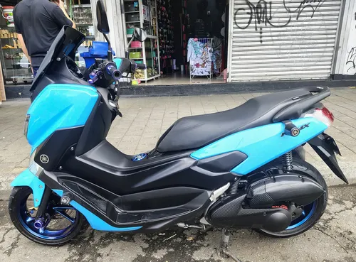 Yamaha Nmax Modelo 2021, Color Personalizado Azul Cielo.