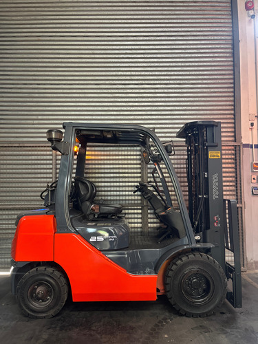 Autoelevador Toyota Fg25 Nafta / Glp