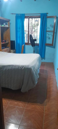 Casa En Venta - 4 Dormitorios 2 Baños - Rafael Calzada