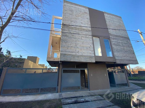 Duplex En Venta - Villa Primera