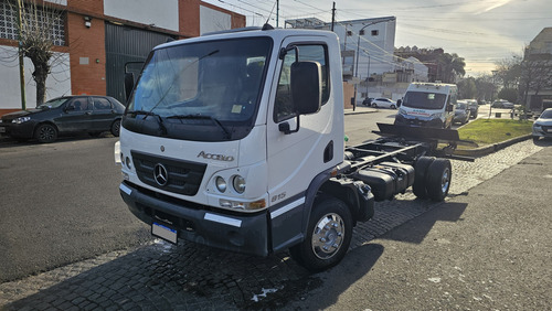 Mercedes Benz Accelo 815 Chasis Con Pala Hidráulica Año 2018