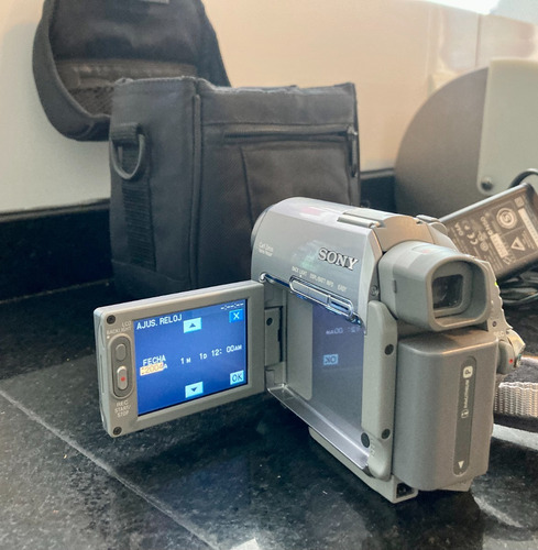 Imagen 5 de 10 de Filmadora Handycam Sony Dcr Hc40 Con Cargador Y Bolso