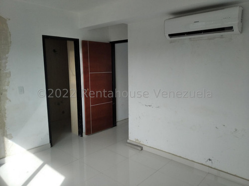 José Trivero Vende Hermosa Casa Duplex Ubicada En Cabudare