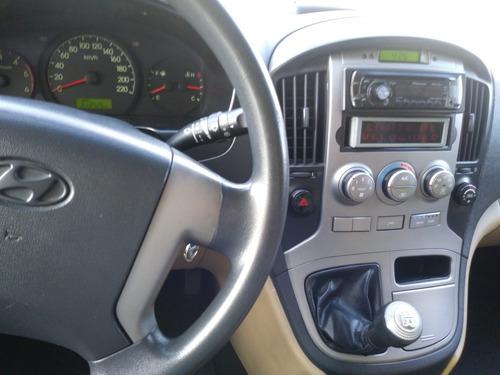 Hyundai H1 2.5 12 Pasajeros Premium 2010