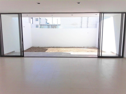 Imagen 3 de 18 de Casa En Venta En Sierra Nogal - Nueva - $2,900,000 - Jardin Amplio - Frente A Área De Donación - León Gto