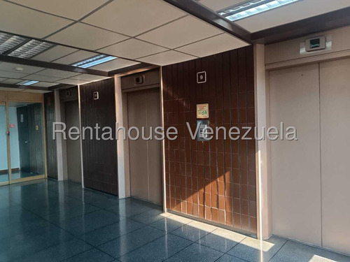 Oficina En Alquiler En Campo Alegre Mls 25-17676 Yf