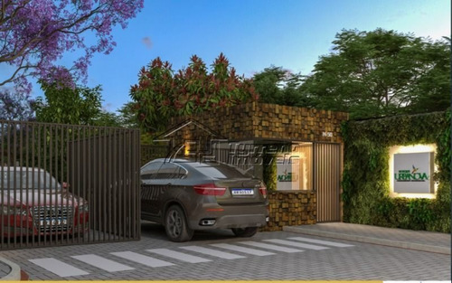 Imagem 4 de 10 de Linda Casa Em Condomínio, Com Área De Lazer E Portaria 24 Horas!