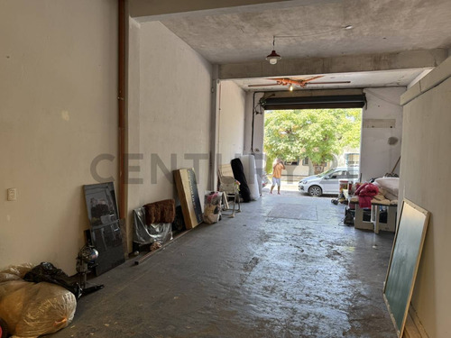 Galpon En Venta Con Local A La Calle + 2 Departamentos De 2 Ambientes En Castelar