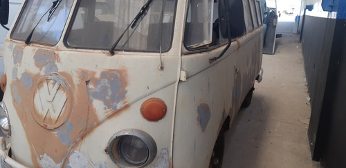 Imagem 4 de 9 de Volkswagen Kombi