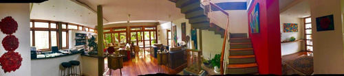Alphaville 01 | Casa Alto Padrão | Estilo Fazenda | Muito Verde | Venda | 3 Suítes - Cnc1144