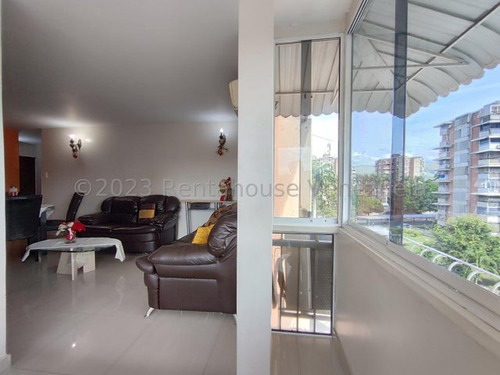 Apartamento En Venta San Jacinto Maracay 24-10969 Ec