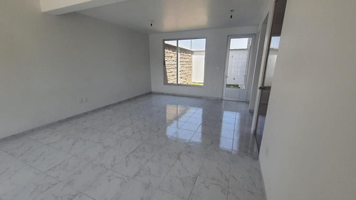 Casa Nueva En Renta En Una Privada De Toluca Con Jardin