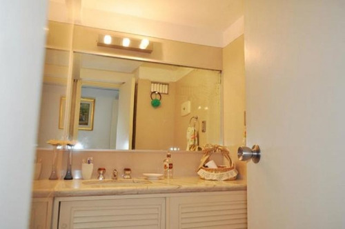 Venta De Apartamento 3 Dormitorios En Playa Mansa