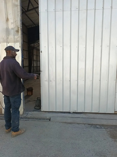 Arriendo Bodega Industrial De 400m2 Útiles En Placilla 