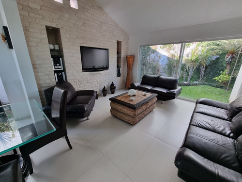Hermosa Casa En Venta En Colinas De Santa Fe, Morelos