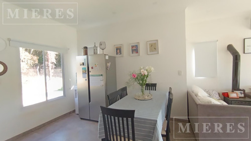 Casa En Venta Barrio Semi Cerrado En Loma Verde.