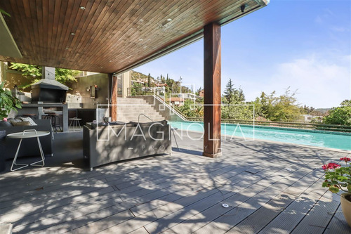 Casa En Arriendo De 6 Dorm. En Las Condes