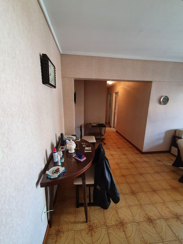 Imagen 3 de 30 de Departamento De 3 Amb. Al Frente Con Balcón, Cochera Y Baulera