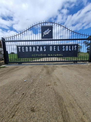 Gran Oportunidad. Terrenos De 3 Hectáreas En Barrio De Chacras A 15 Minutos De Atlántida. Club House. Seguridad.