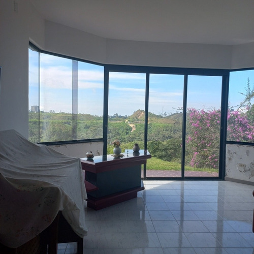 Fabulosa Casa En Club De Campo, Con Vista Y Jardin