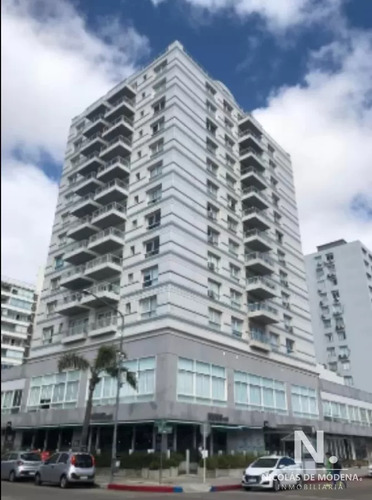 Departamento Monoambiente En Venta, Punta Del Este 