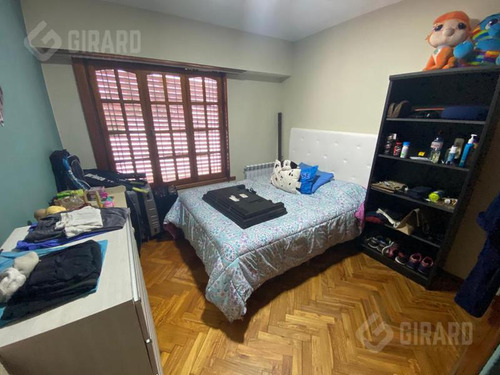 Chalet En Venta, Ubicado En Lo Mejor De Parque Luro, Las Farolas.
