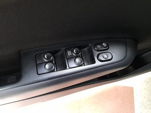 Imagem 13 de 15 de Hyundai Hb20 1.6 Comfort Plus 16v 2017