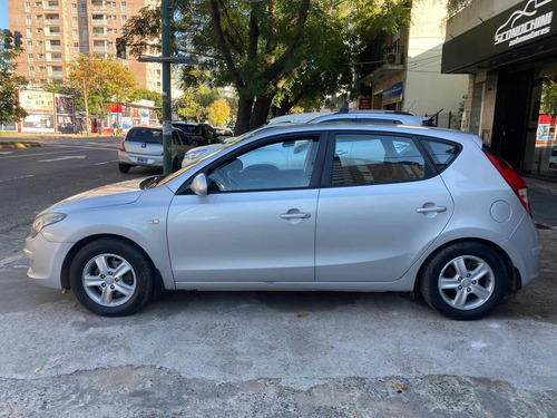 Hyundai I30 1.4 Gls Seguridad L Mt 2011