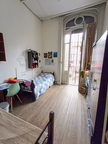 Hogar Estudiantil En Pleno Centro De Montevideo - Tenemos Habitaciones Individuales Y Dobles. Cada Una De Ellas Con Placares Individuales.