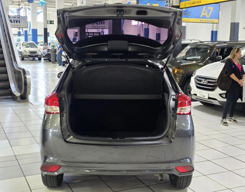 Toyota Yaris 1.3 16V FLEX XL LIVE MULTIDRIVE