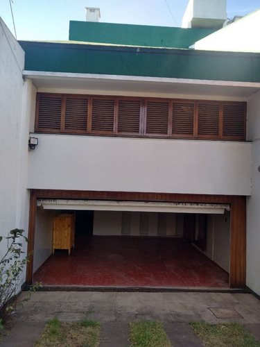 Venta Casa 5 Ambientes Bernal