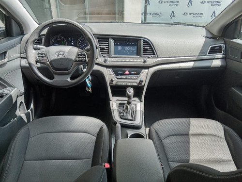 Imagen 8 de 9 de Hyundai Elantra 2018 2.0 Gls Premium At