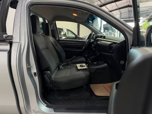 Toyota Hilux 2.7 Cabina Sencilla Mt