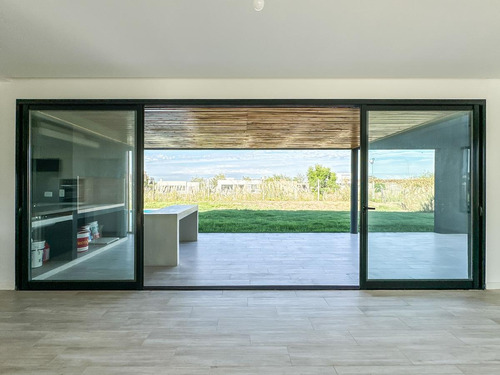 Imagen 10 de 30 de Casa En Venta De 4 Dormitorios, A Estrenar En Barrio Los Ceibos, Puertos Del Lago