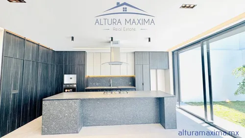 Lujosa Casa Nueva En Venta Villa Verona Zona Andares Zapopan