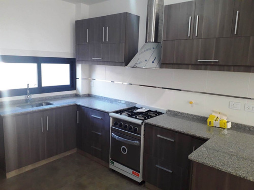 Imagen 9 de 17 de Venta - Duplex Independiente - Ezeiza